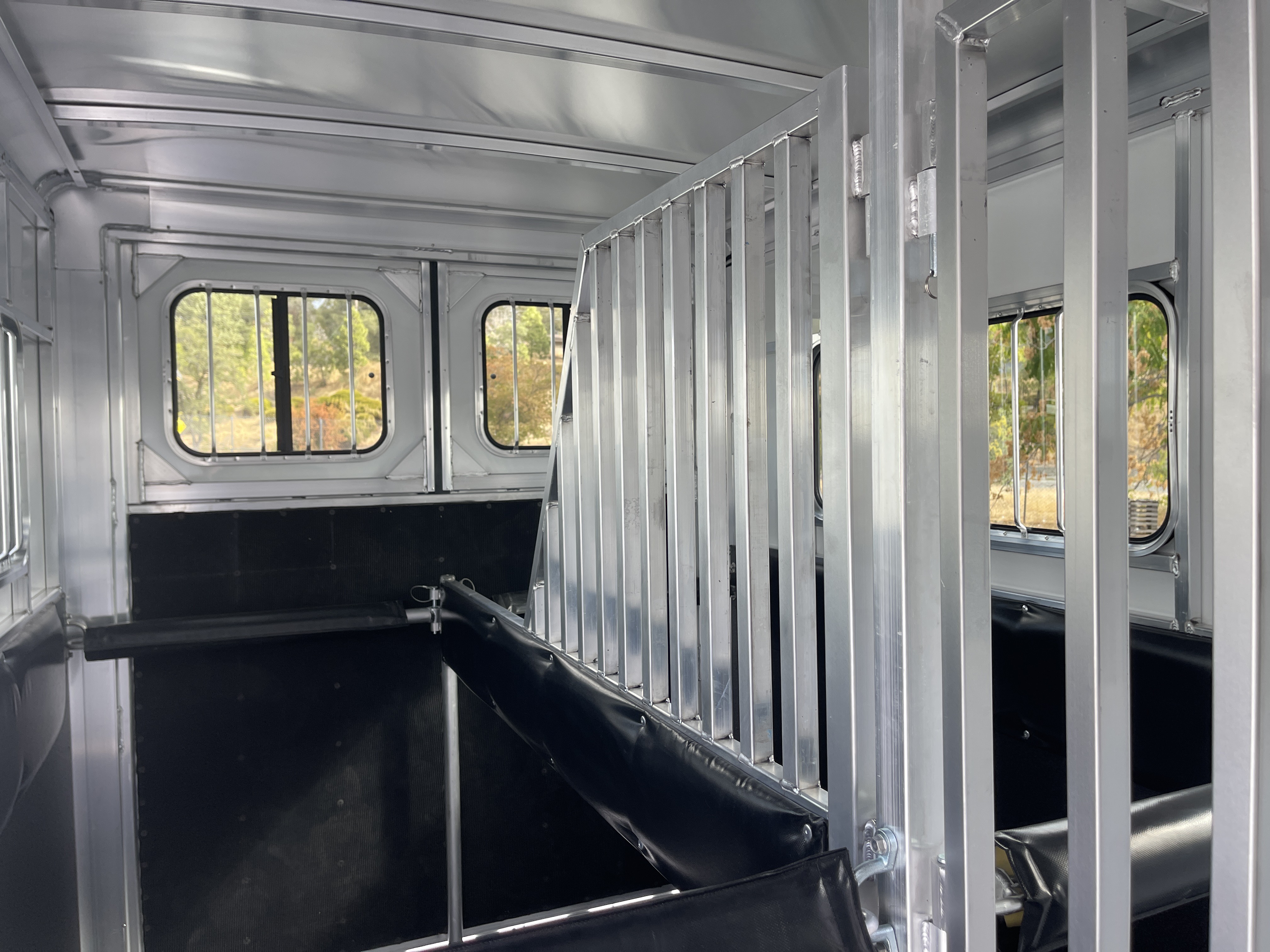 2025 Sundowner BP 2H CHARTER TR SE Horse Trailer