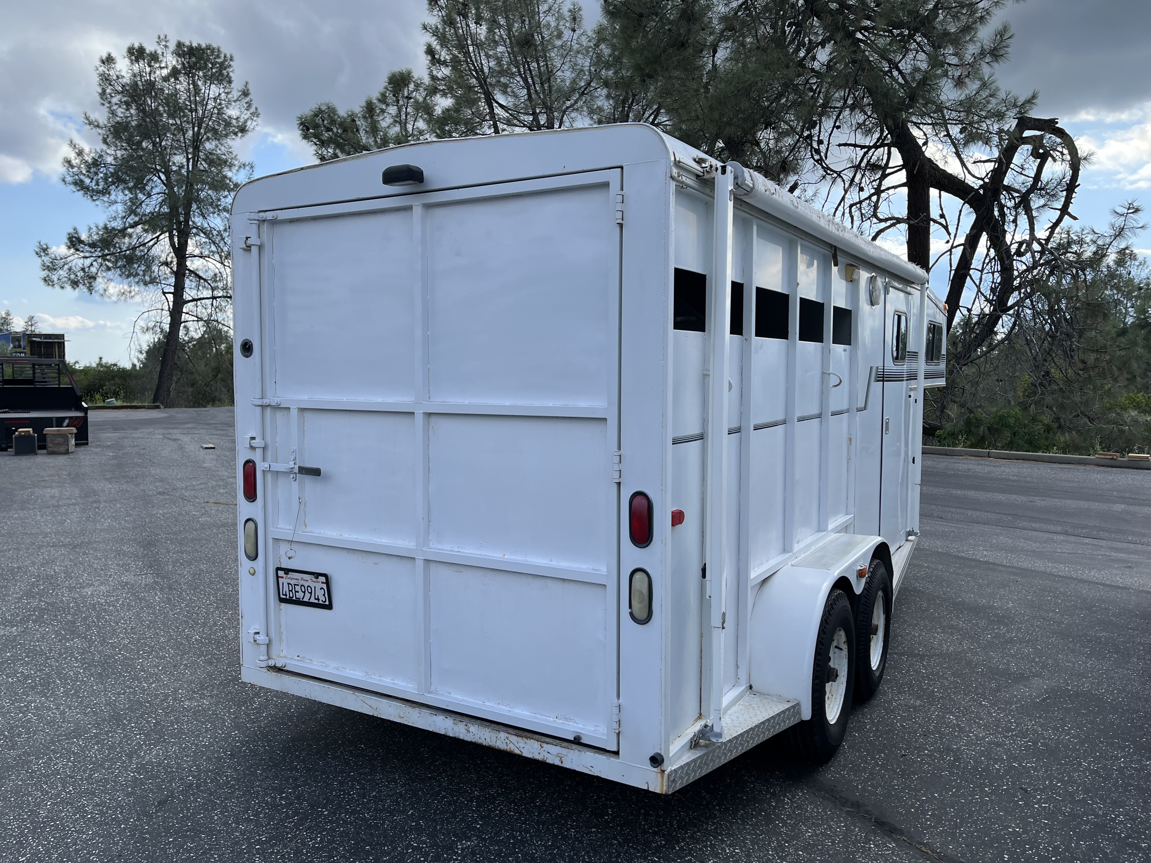 1995 Trails West GN 3H CLASSIC Horse Trailer