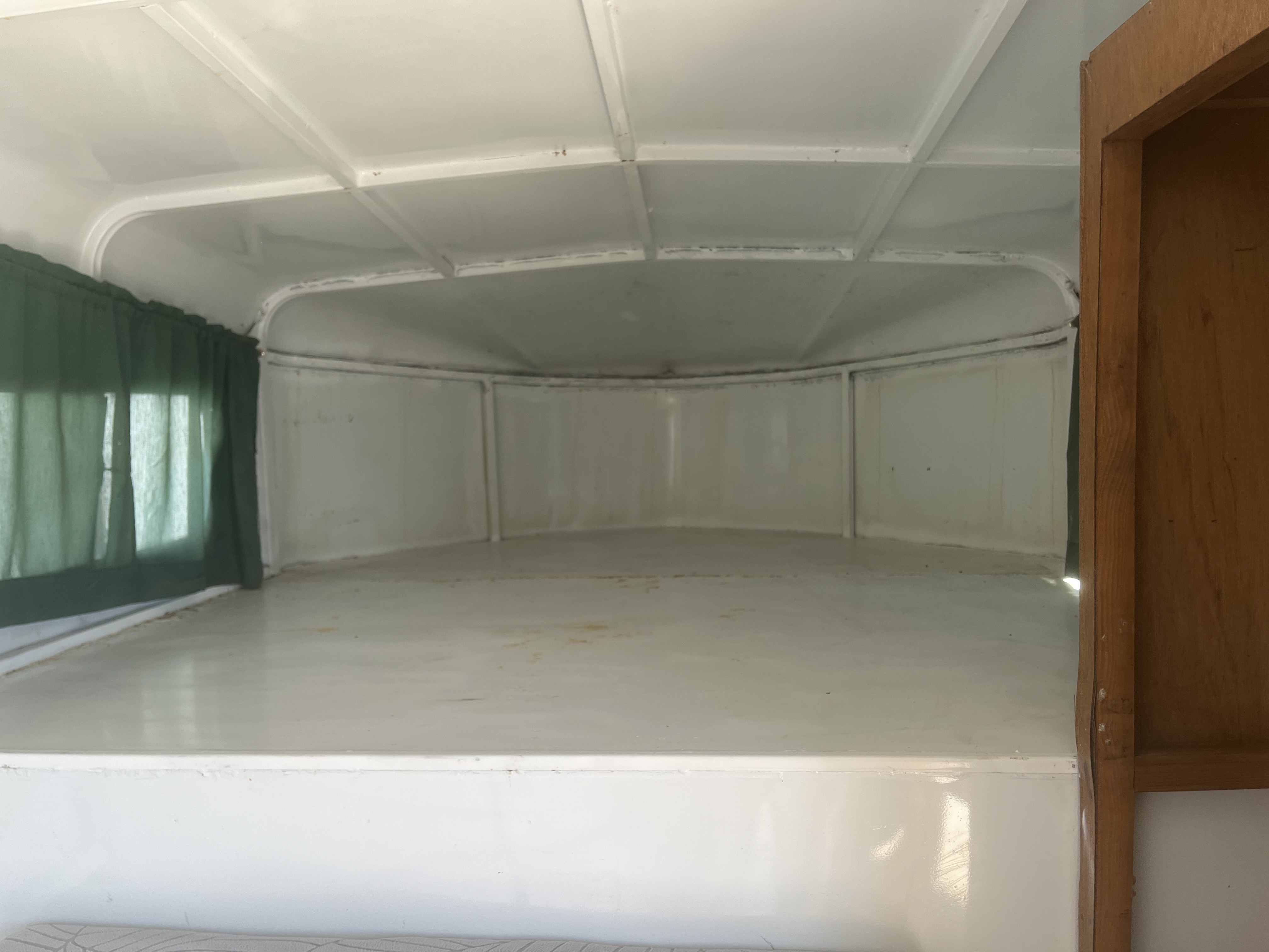 1995 Trails West GN 3H CLASSIC Horse Trailer