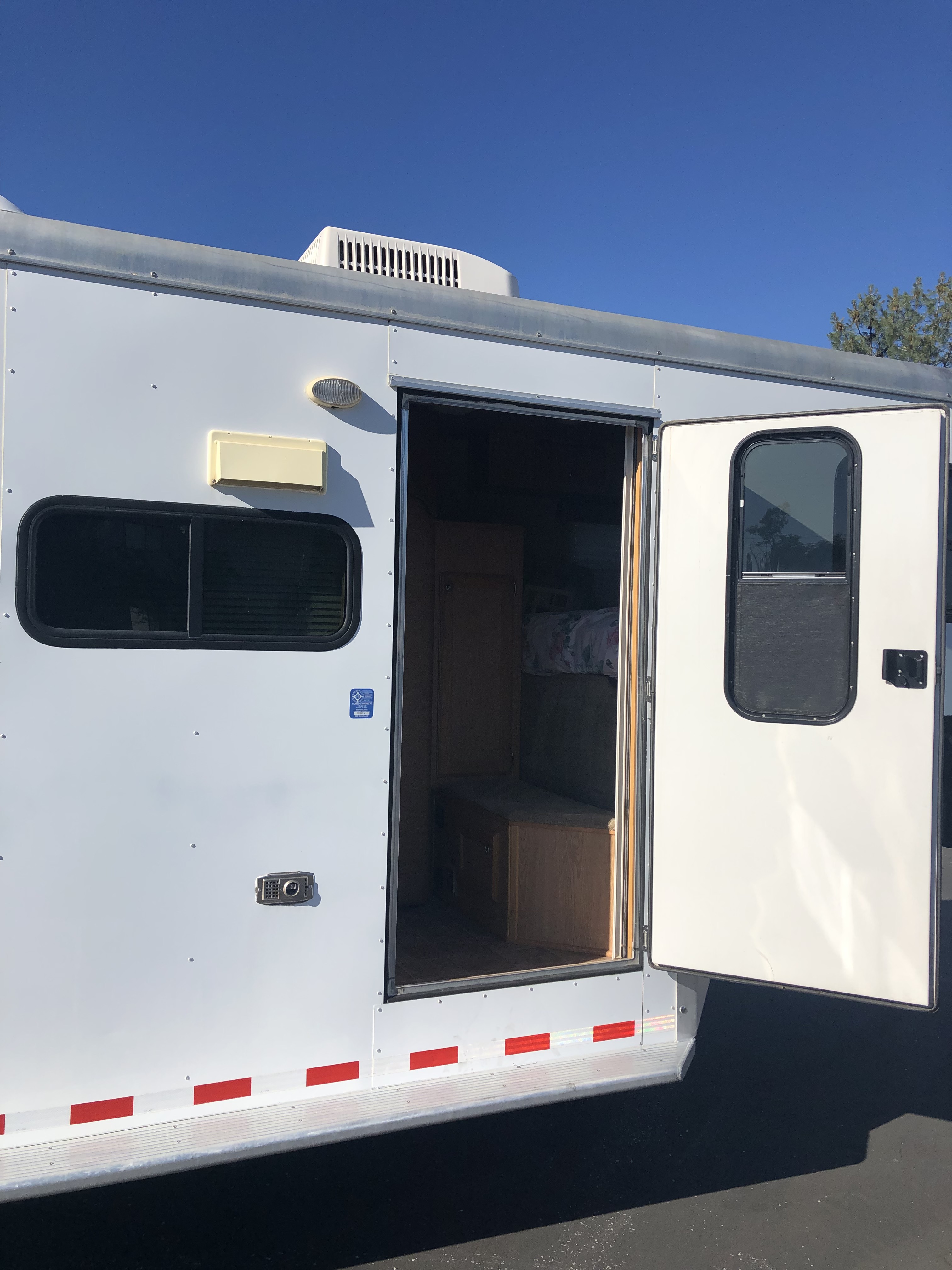 2007 Sundowner LQ 4H SLIDE OUT LQ