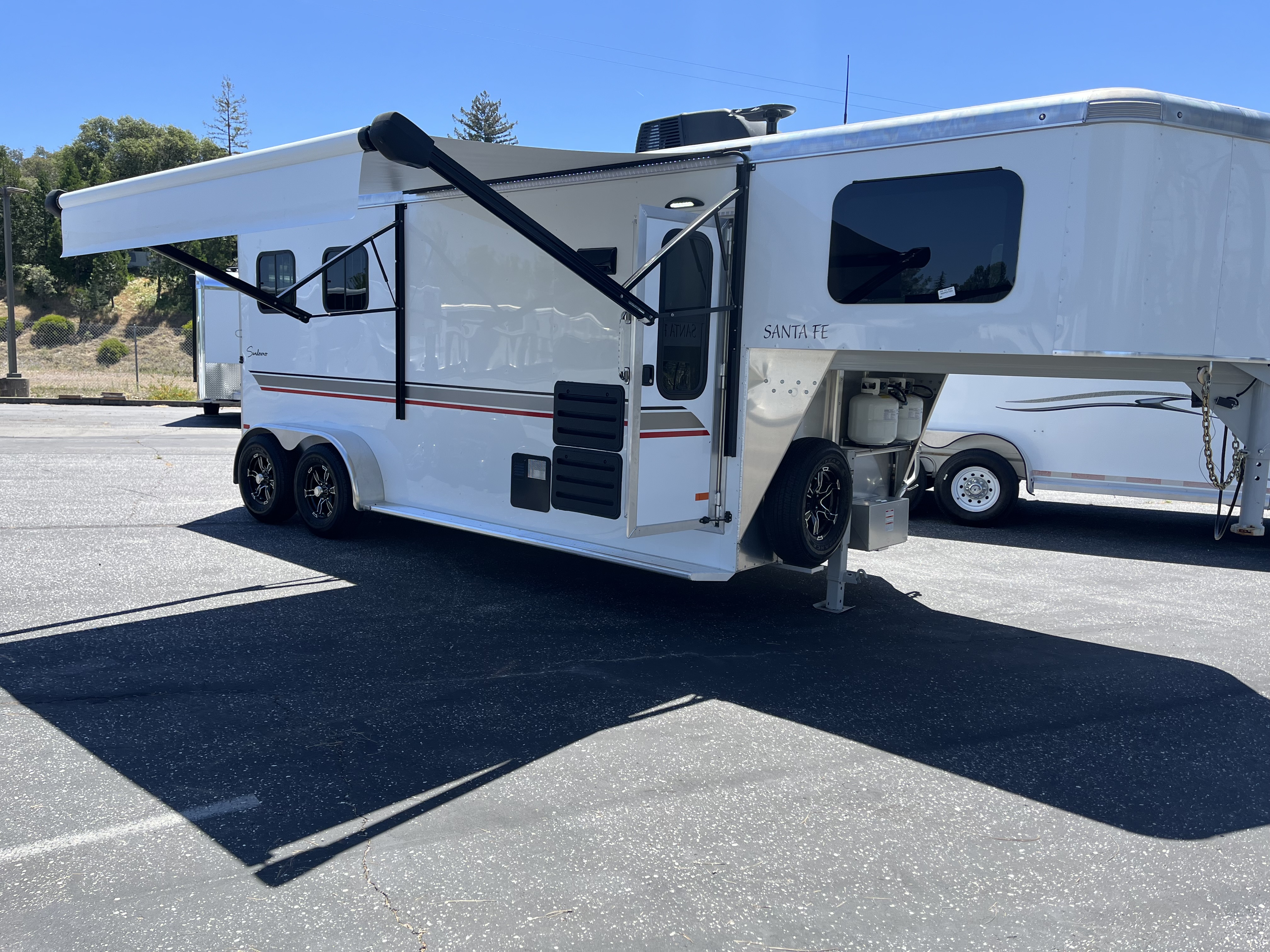 2024 Sundowner LQ 2H SANTA FE SS 6906 LQ