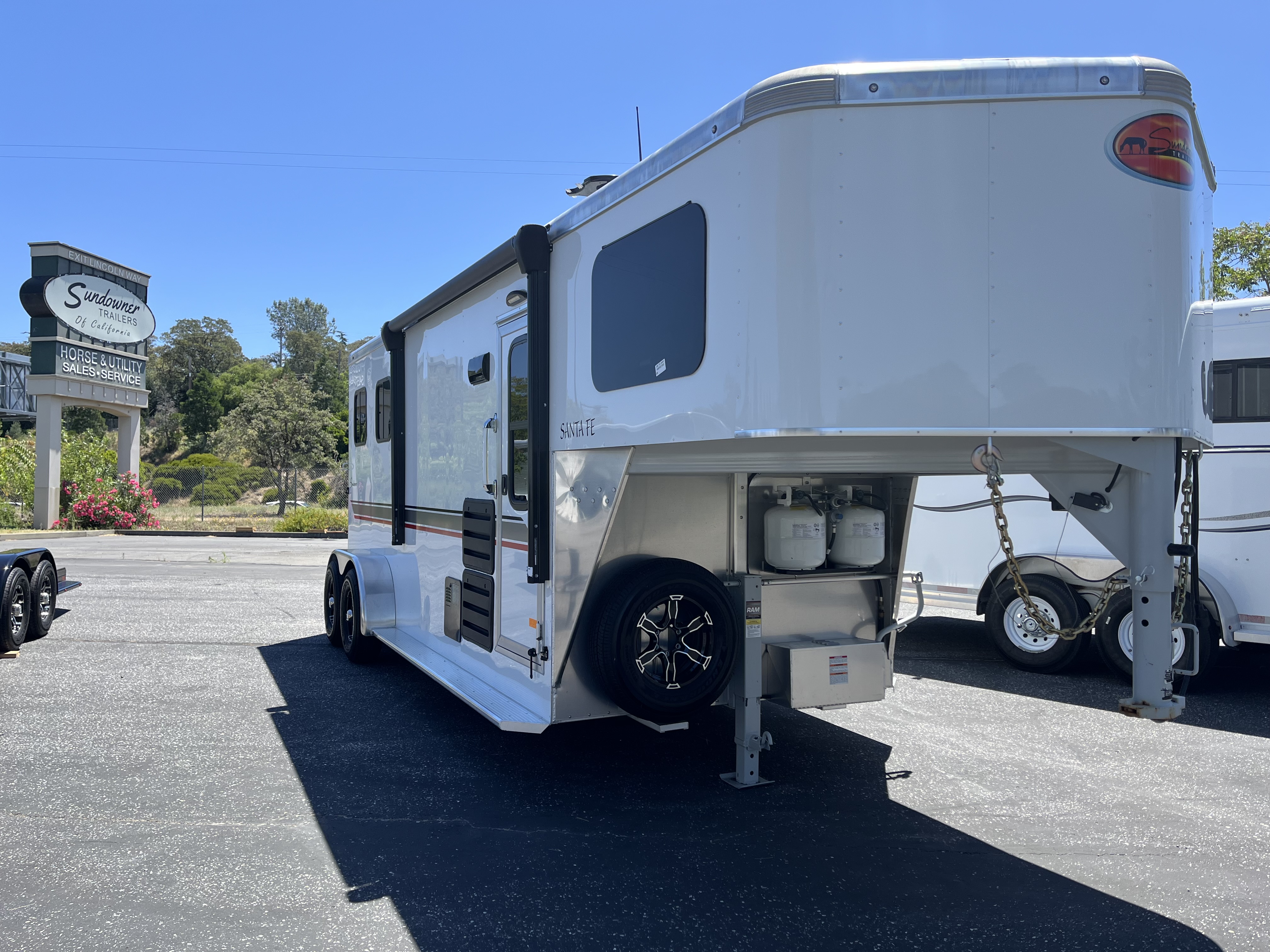 2024 Sundowner LQ 2H SANTA FE SS 6906 LQ