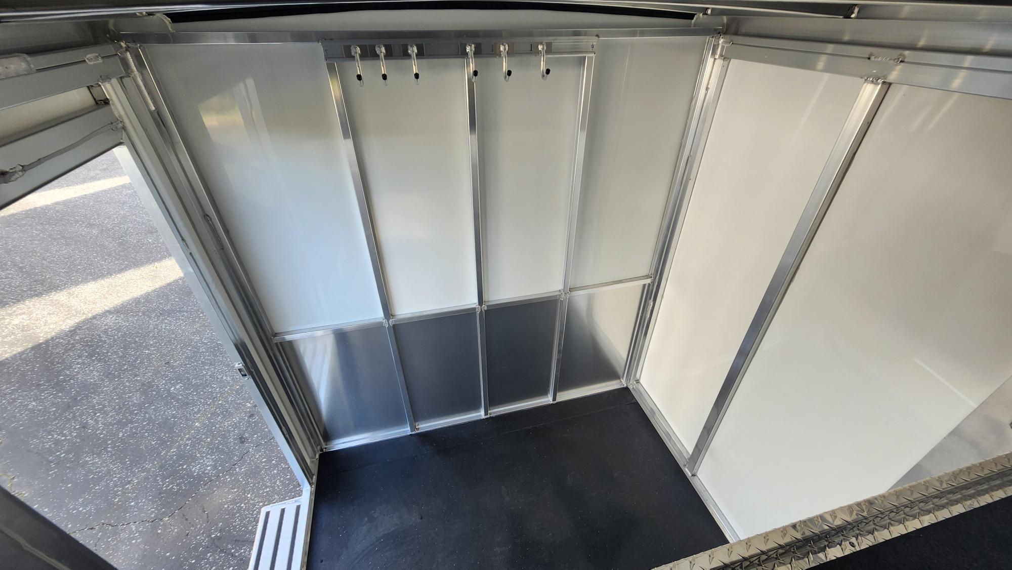 2026 Sundowner GN 20' Rancher TR Horse Trailer