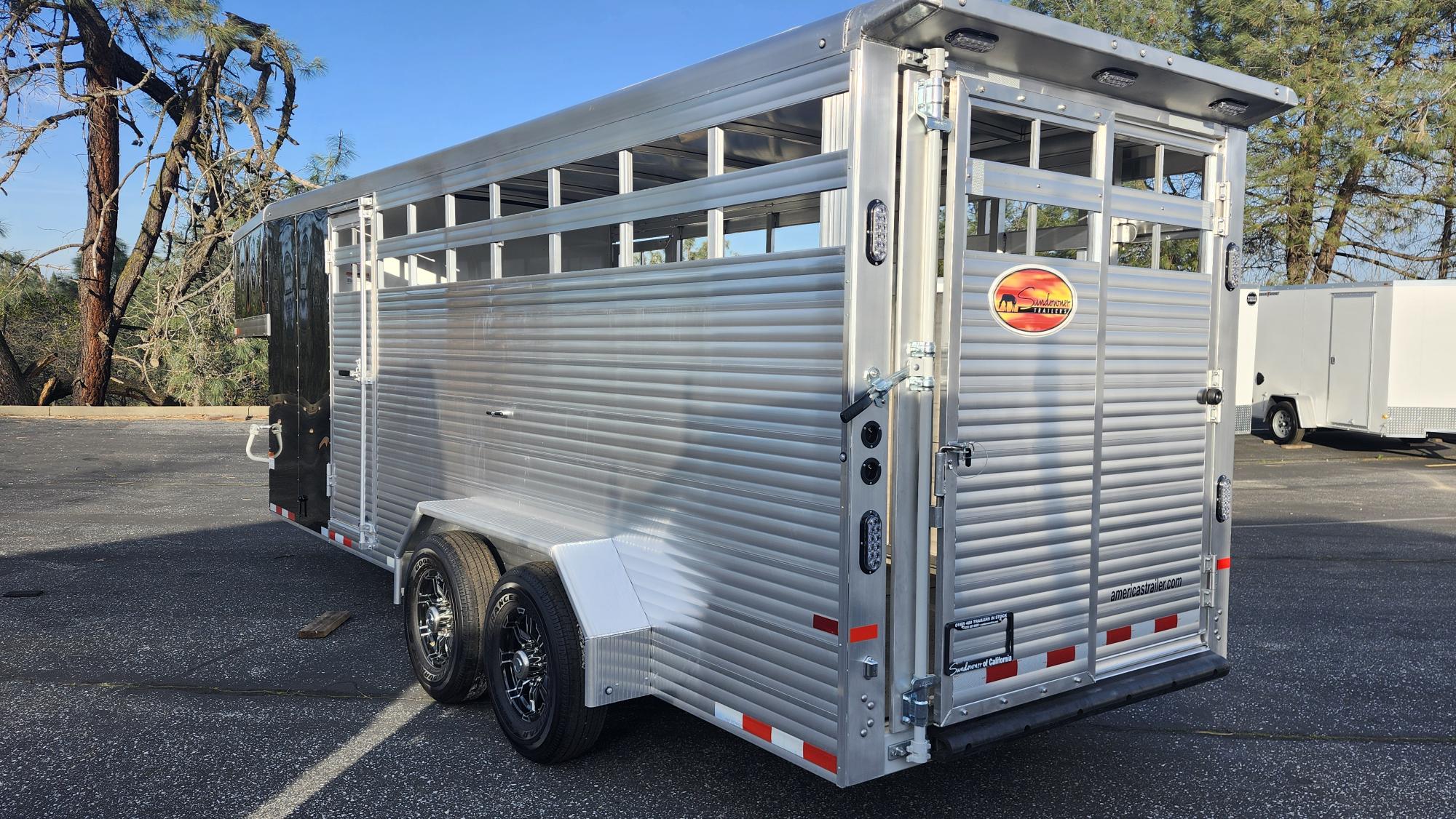 2026 Sundowner GN 20' Rancher TR Horse Trailer