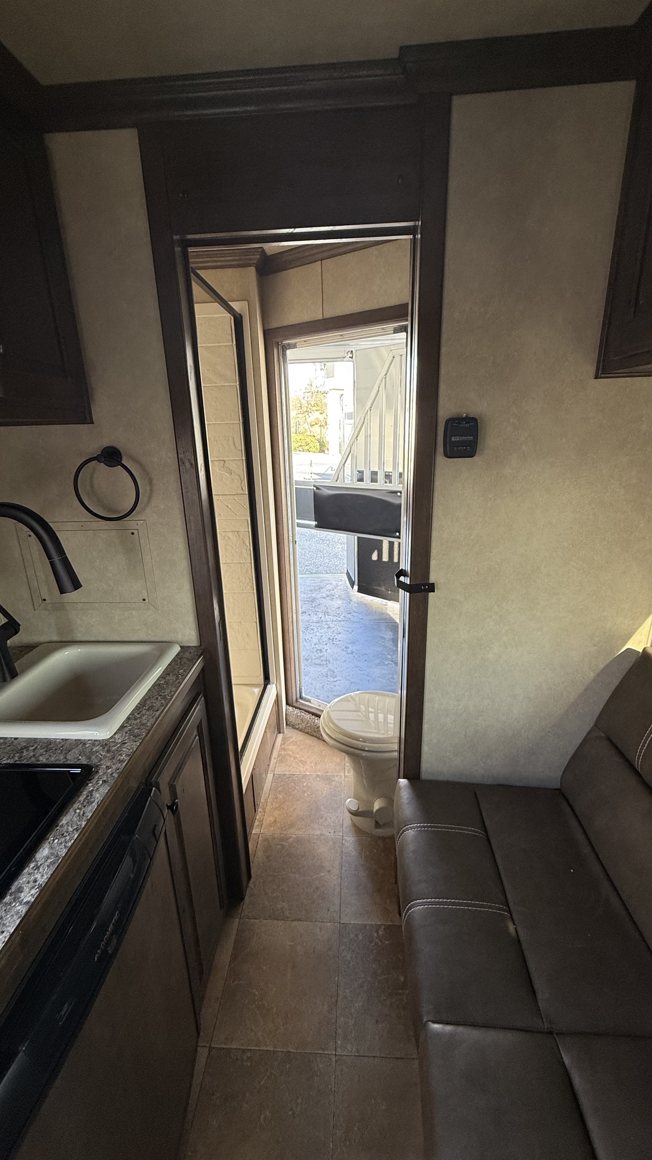 2025 Sundowner LQ 2H SANTA FE SS 6906 LQ