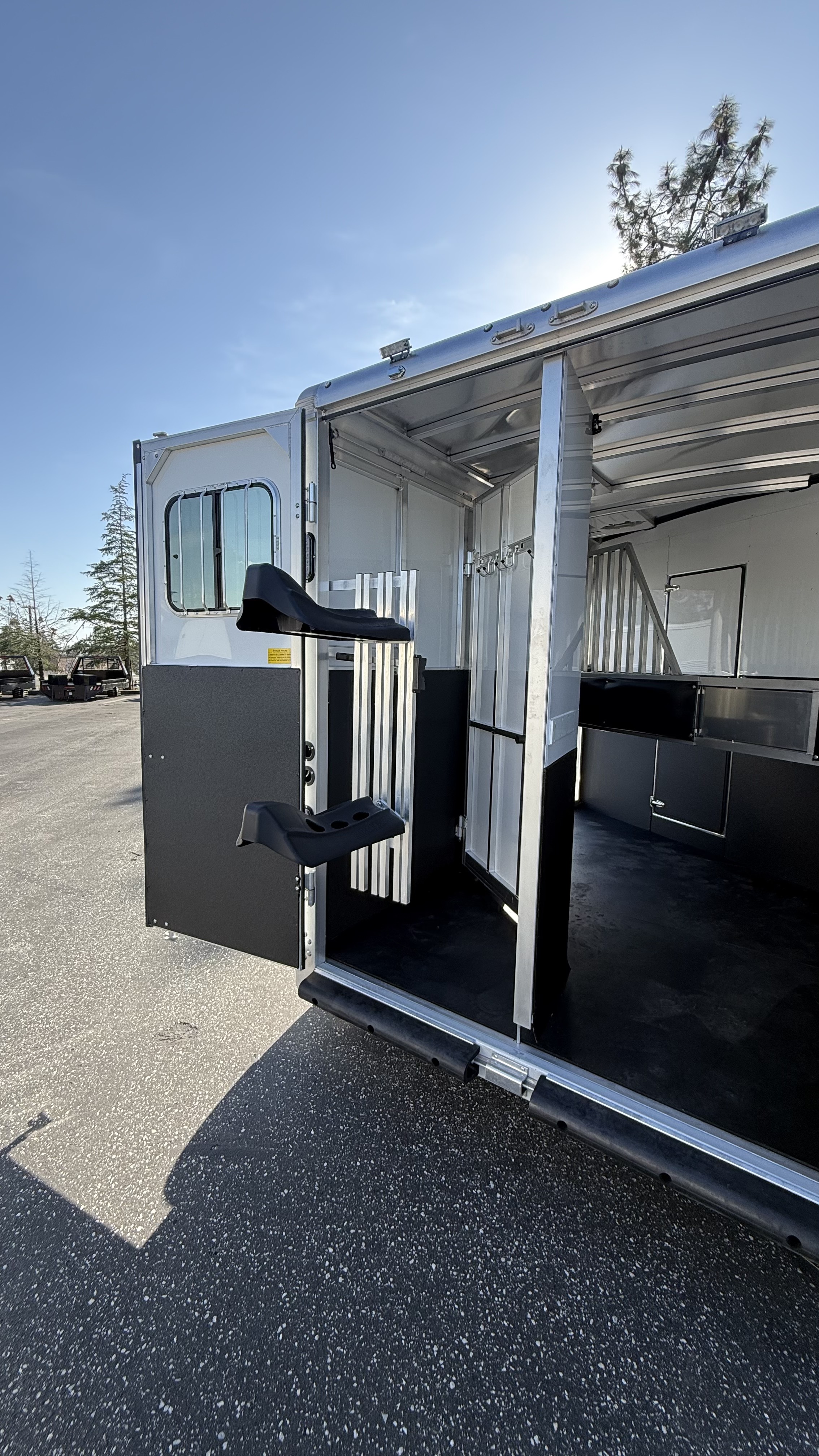 2025 Sundowner LQ 2H SANTA FE SS 6906 LQ