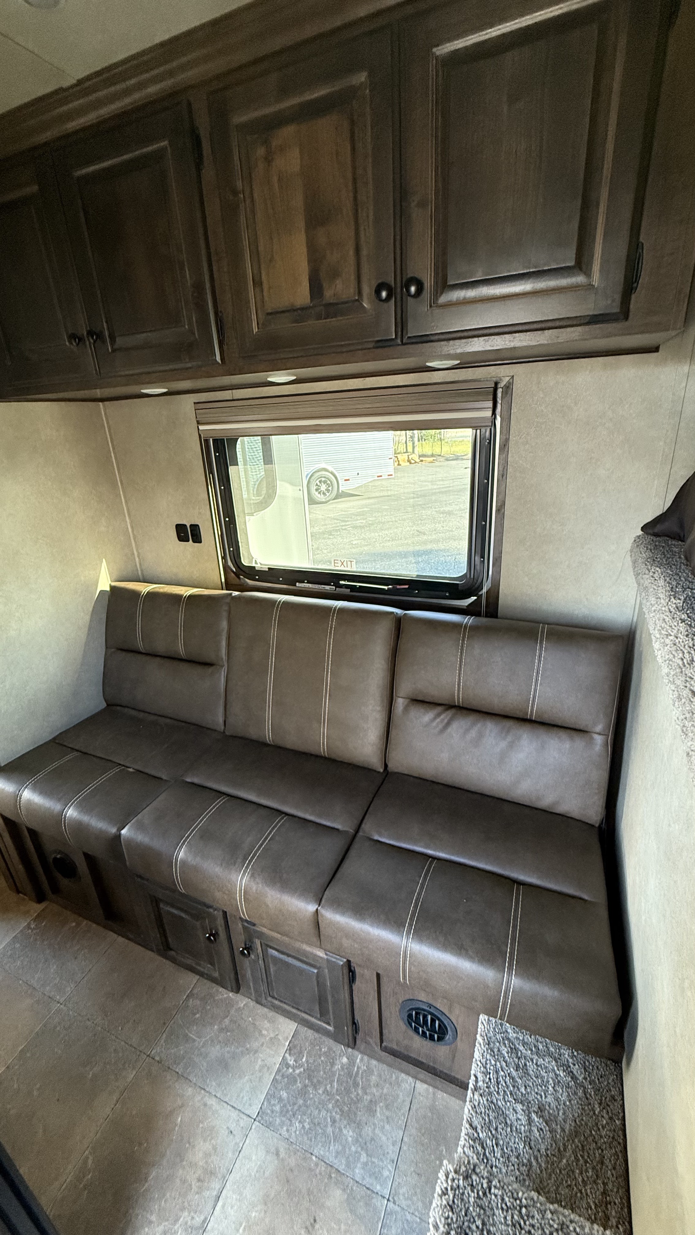 2025 Sundowner LQ 2H SANTA FE SS 6906 LQ