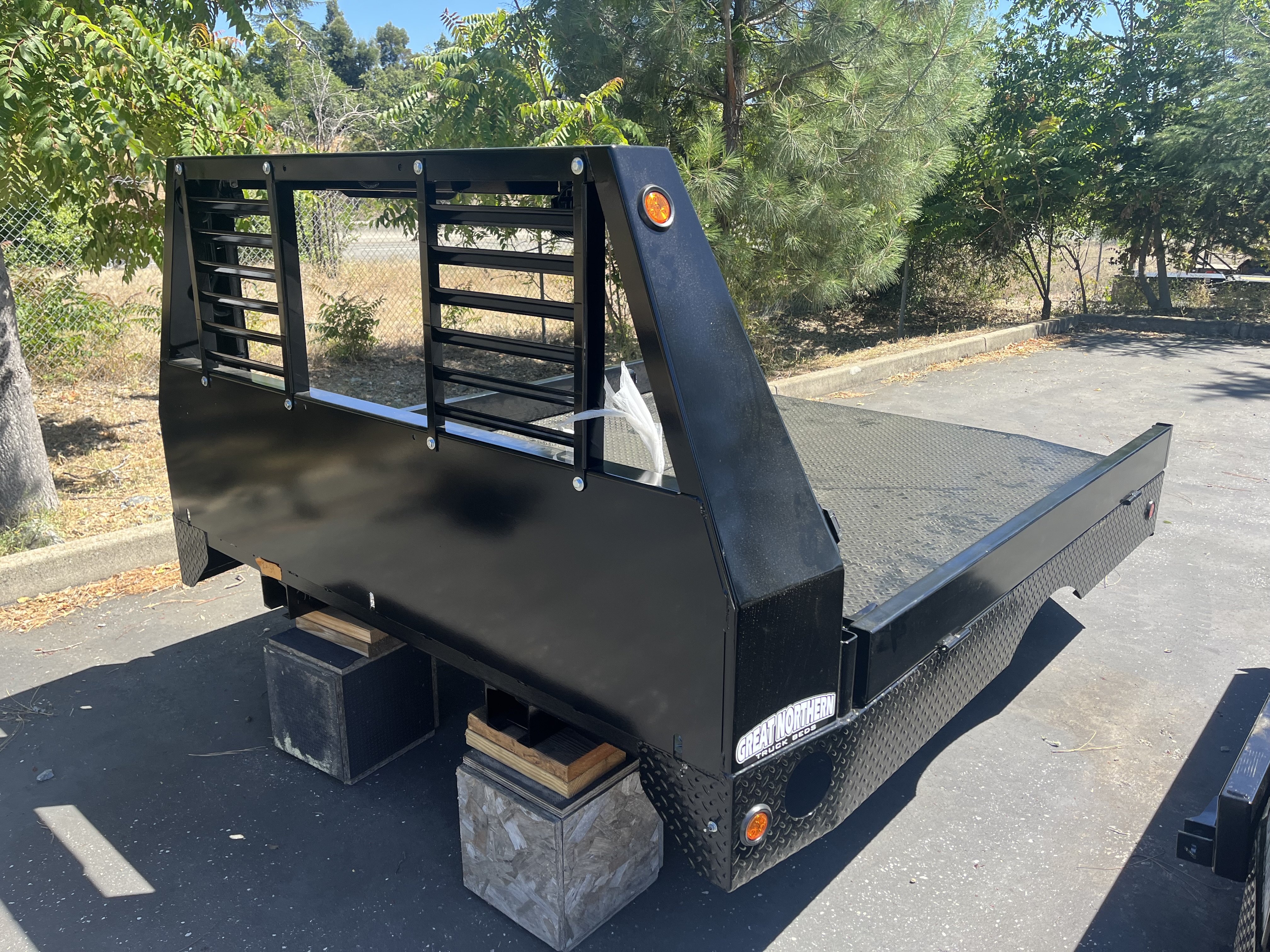 2026 Great Northern STANDARD TRUCK BED SINGLE with B&W Truck Bed