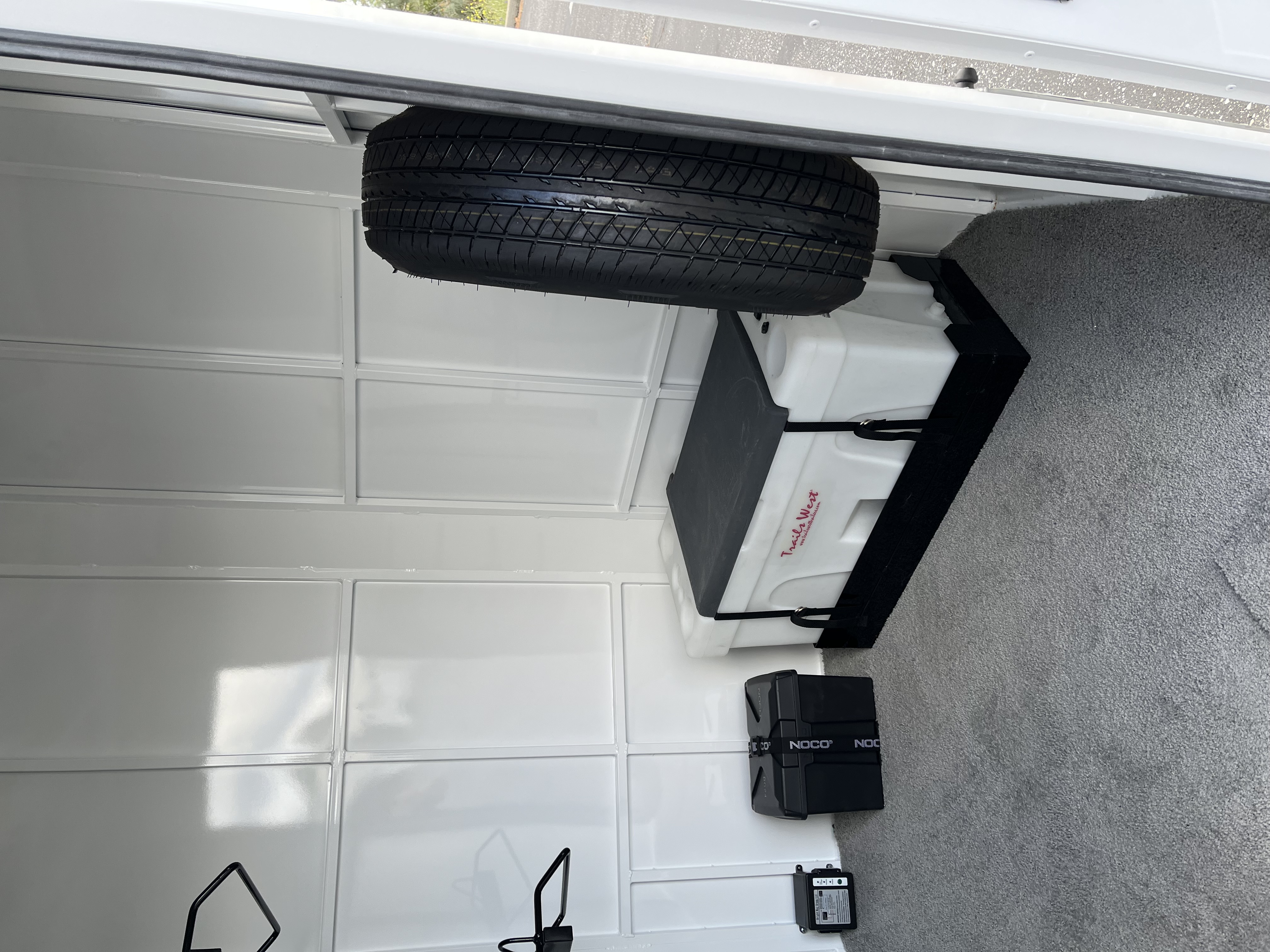 2027 Trails West BP 2H ROYALE SXS TACK Horse Trailer