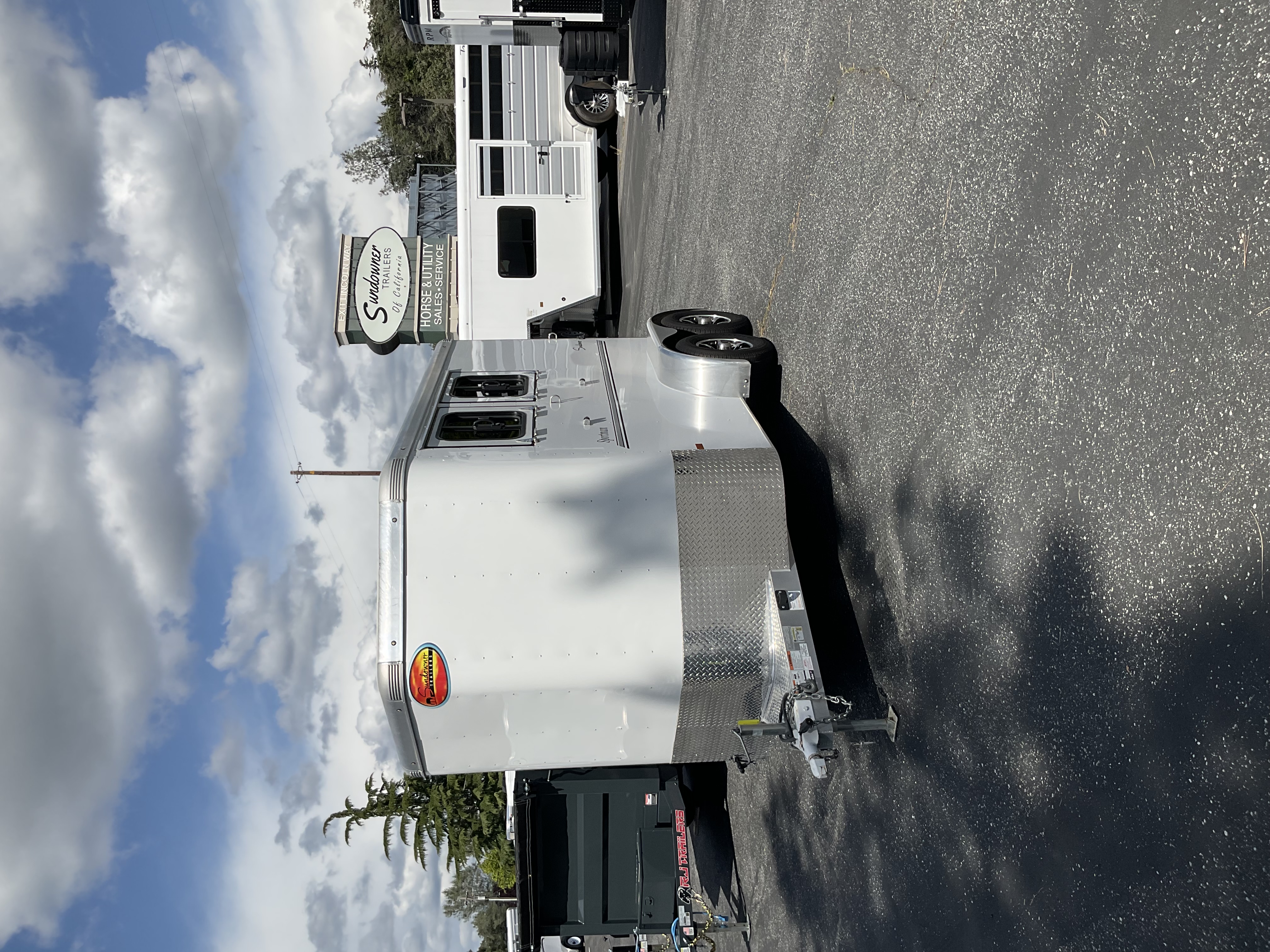 2023 Sundowner BP 2H SPORTMAN Horse Trailer