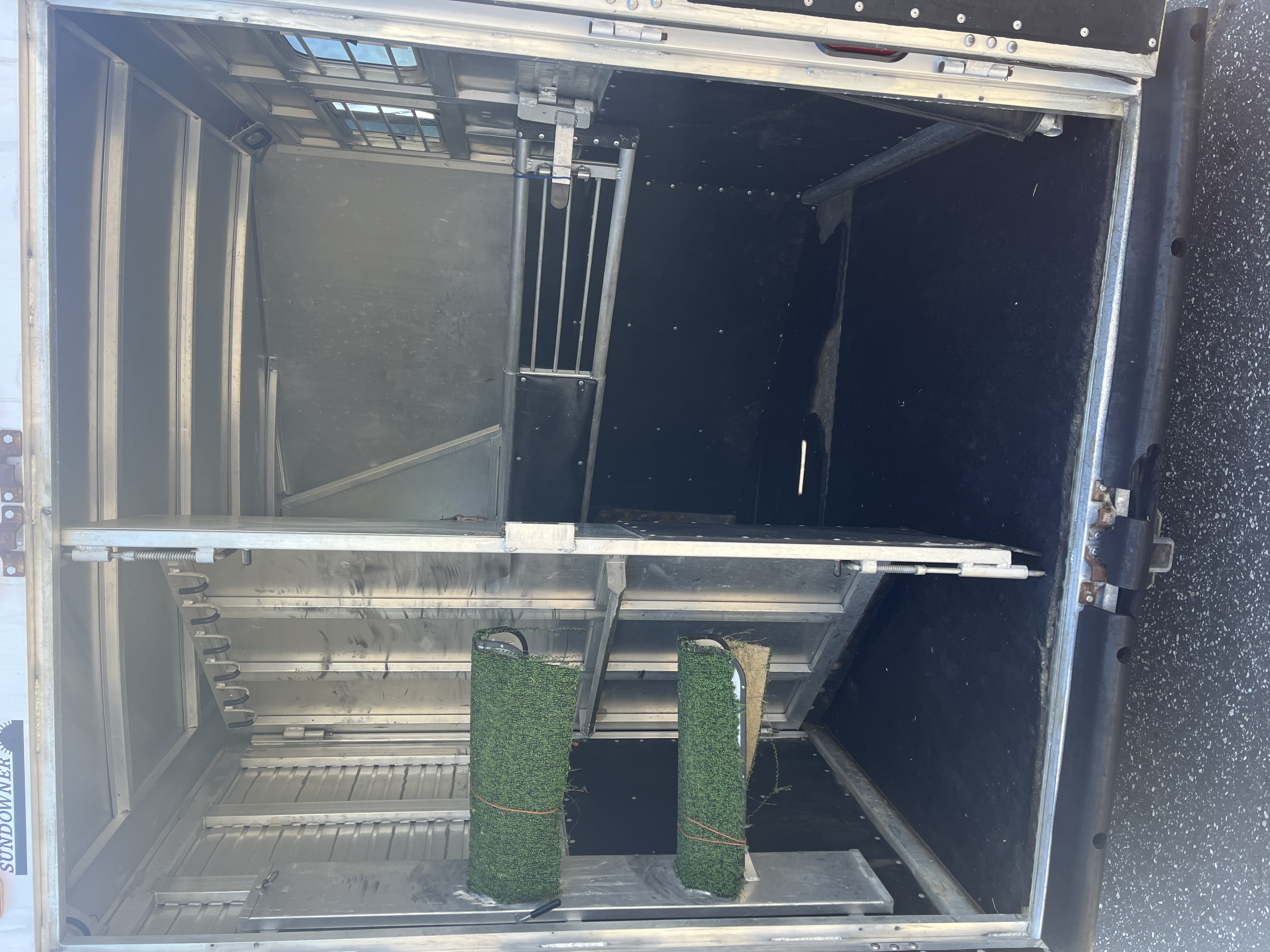 1991 Sundowner GN 2H Sunlite Horse Trailer