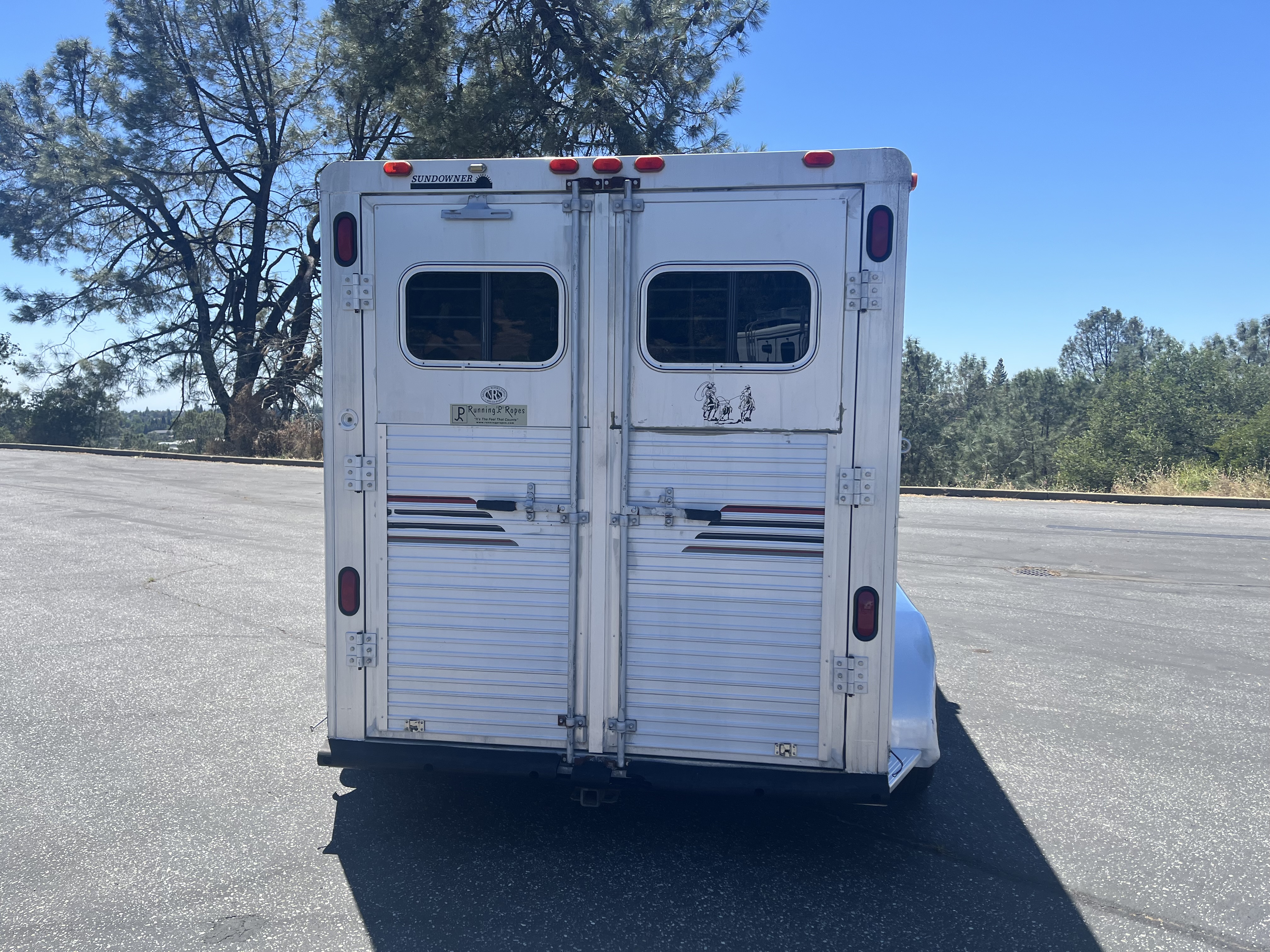 1991 Sundowner GN 2H Sunlite Horse Trailer