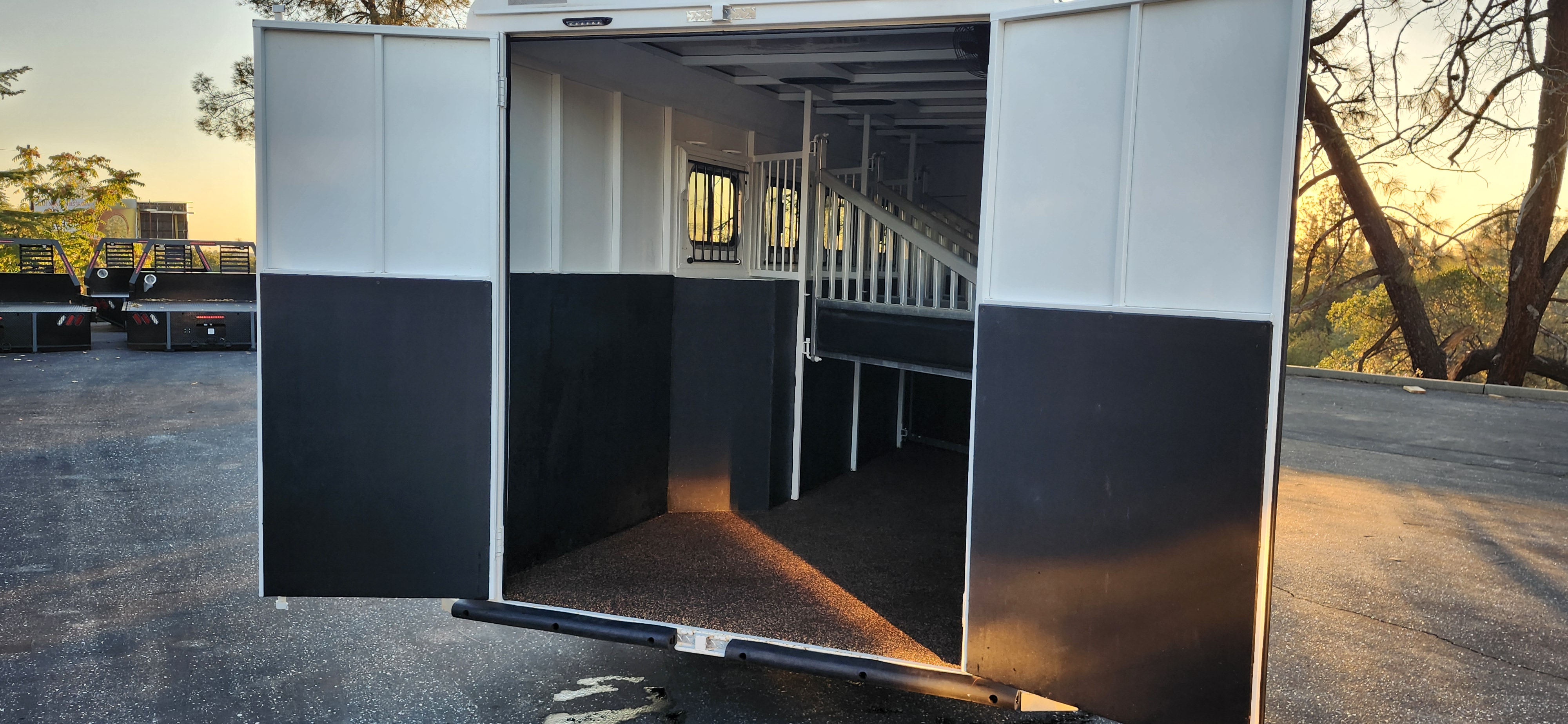 2023 Trails West LQ 4H 10 x 10 SO LQ