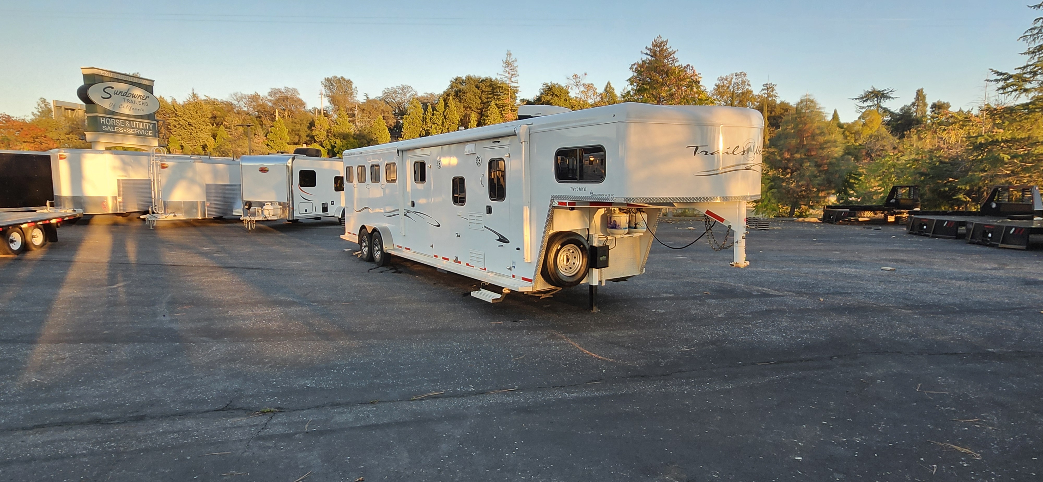 2023 Trails West LQ 4H 10 x 10 SO LQ
