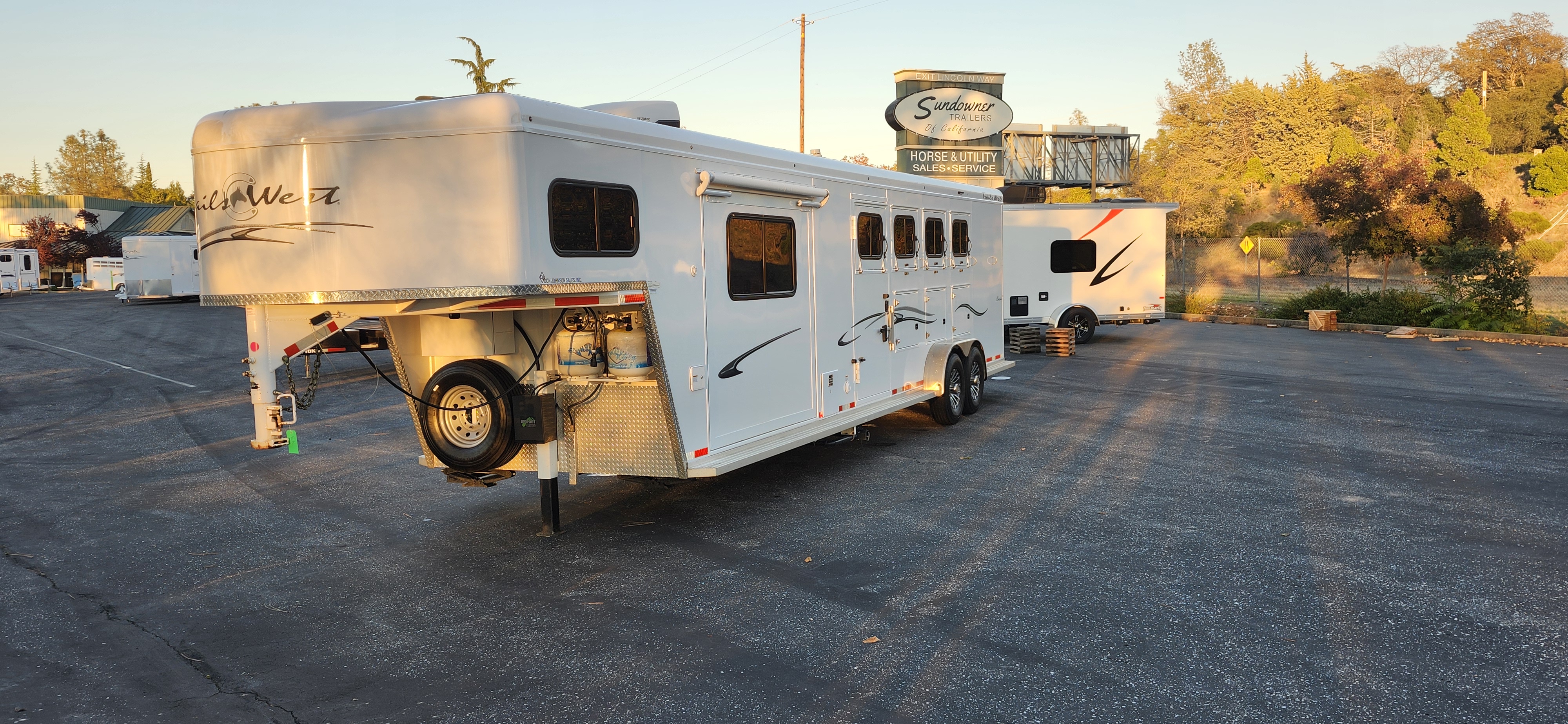 2023 Trails West LQ 4H 10 x 10 SO LQ