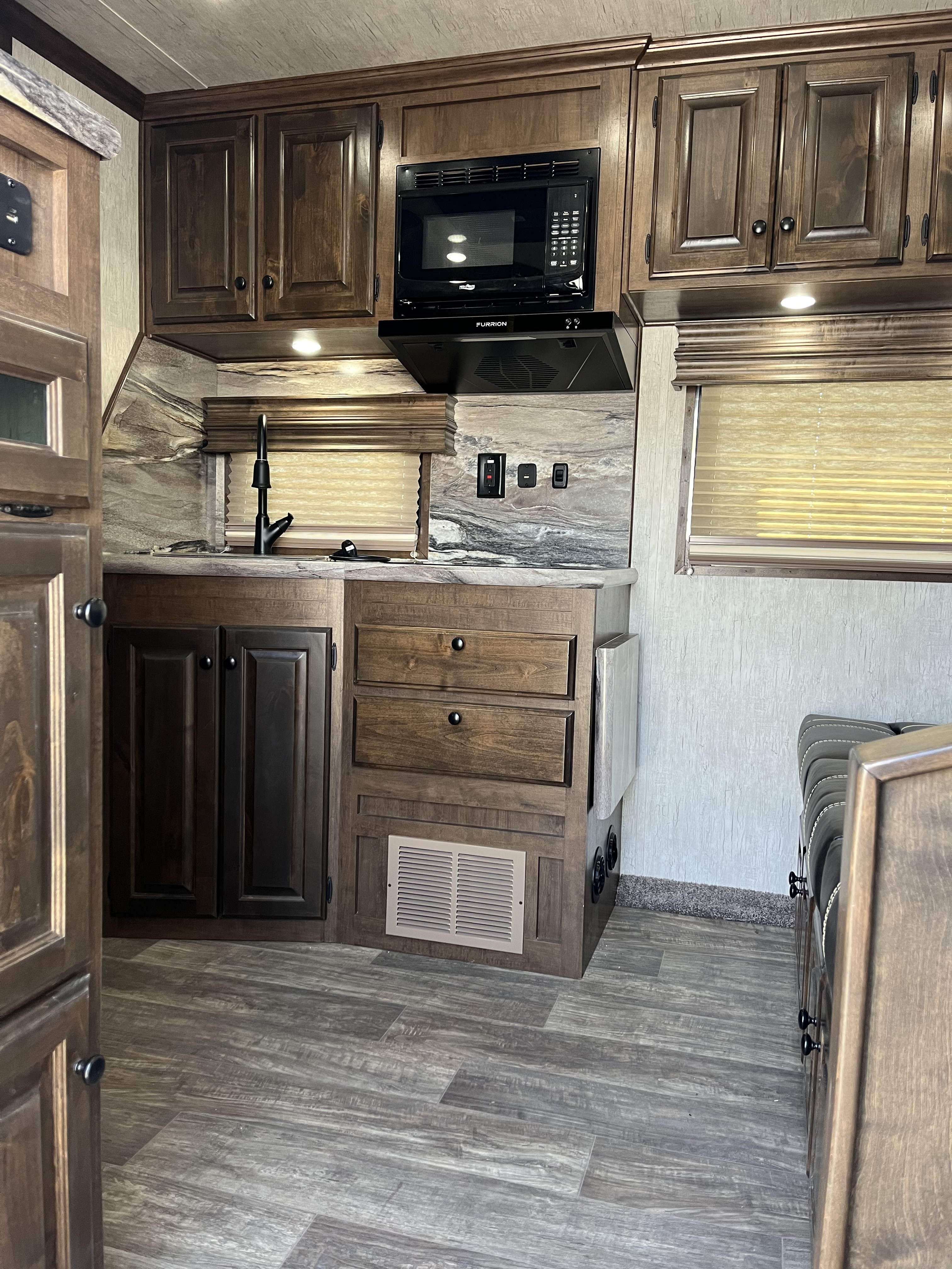 2026 Sundowner TOY HAULER 42' 2286 Toy Hauler