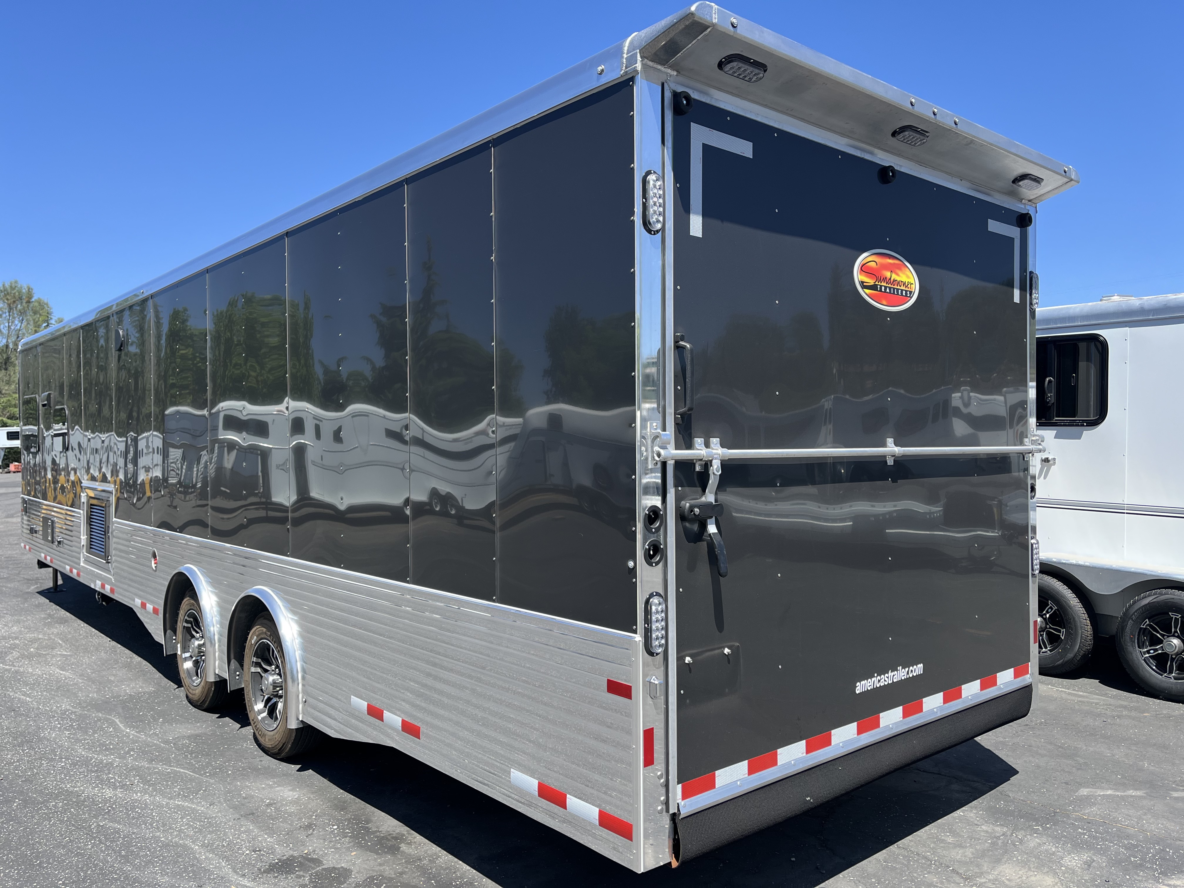 2026 Sundowner TOY HAULER 42' 2286 Toy Hauler