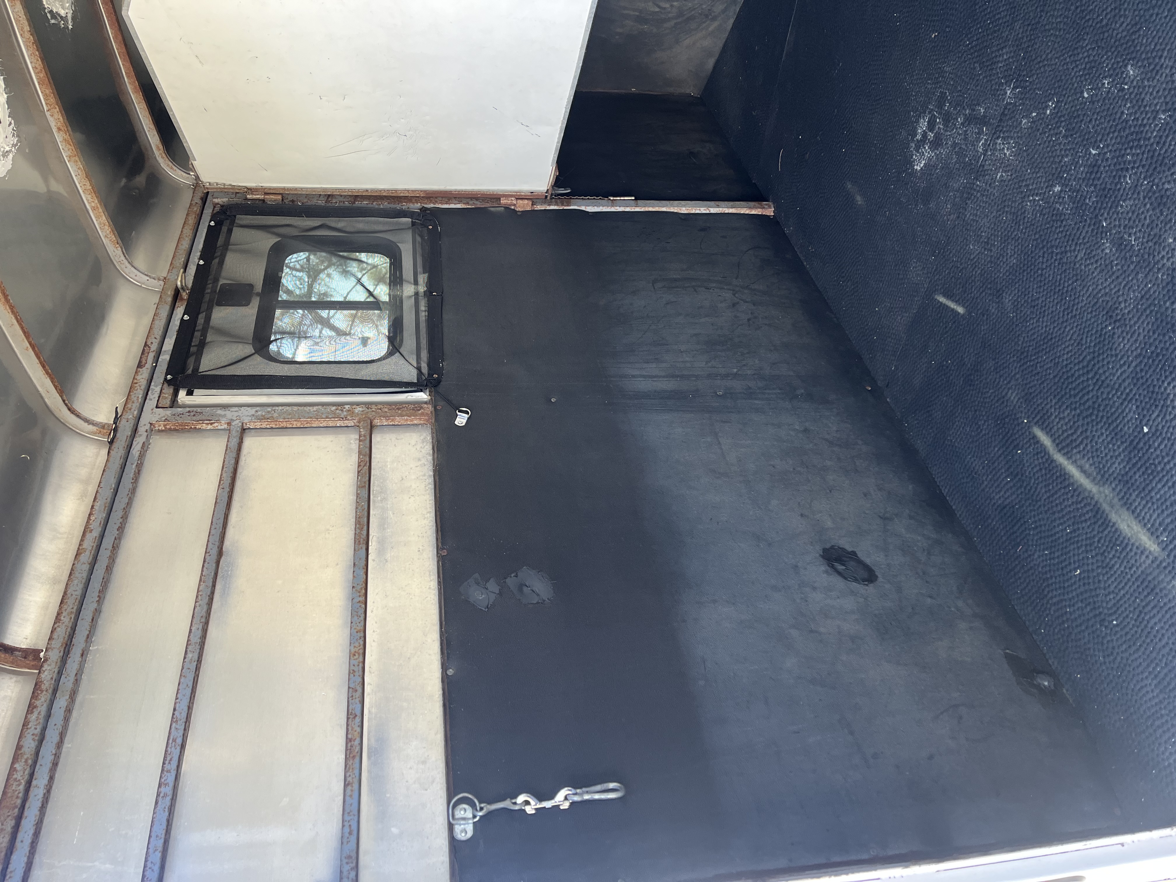 2006 Miley BP 2H Horse Trailer
