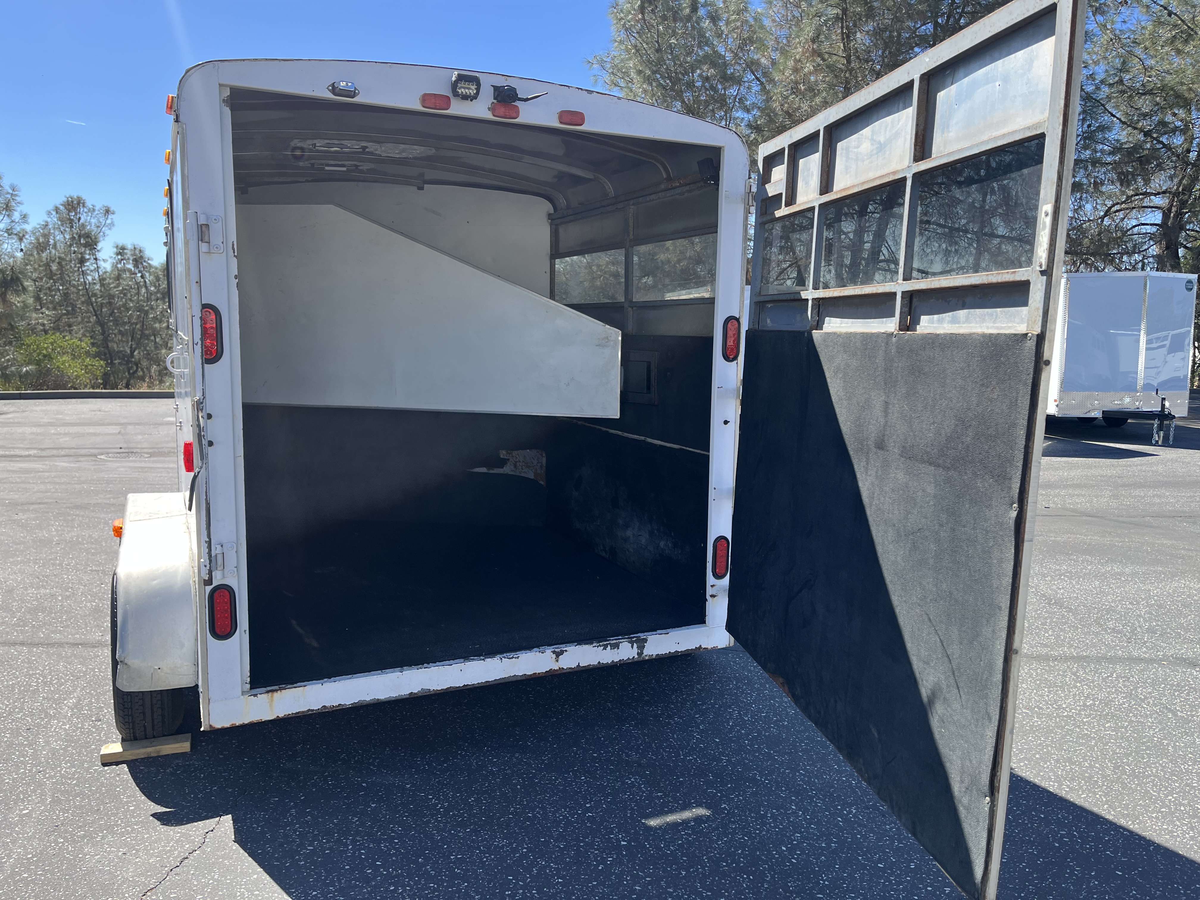 2006 Miley BP 2H Horse Trailer