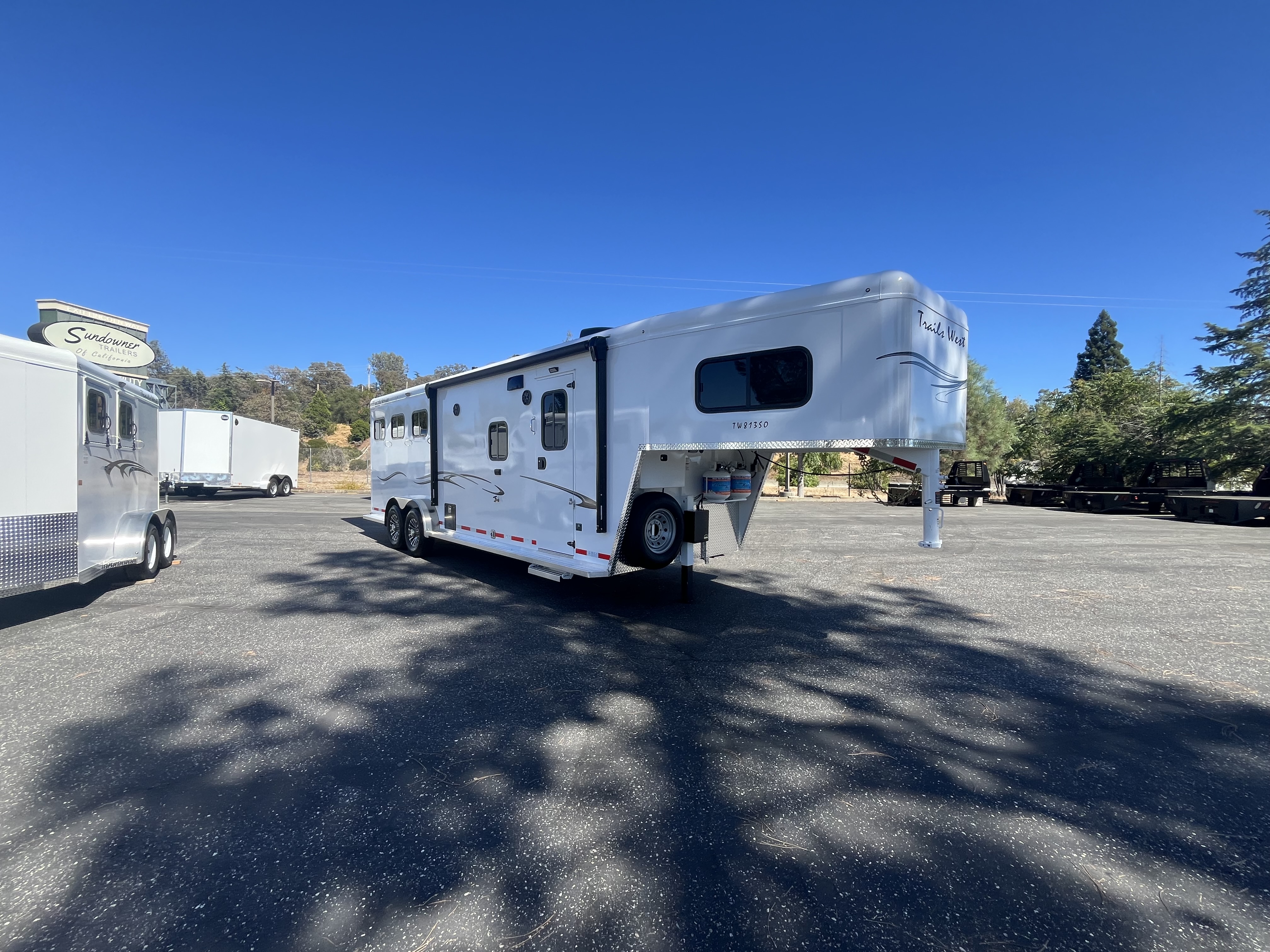 2027 Trails West GN LQ 3H CLASSIC 8X13 SO LQ
