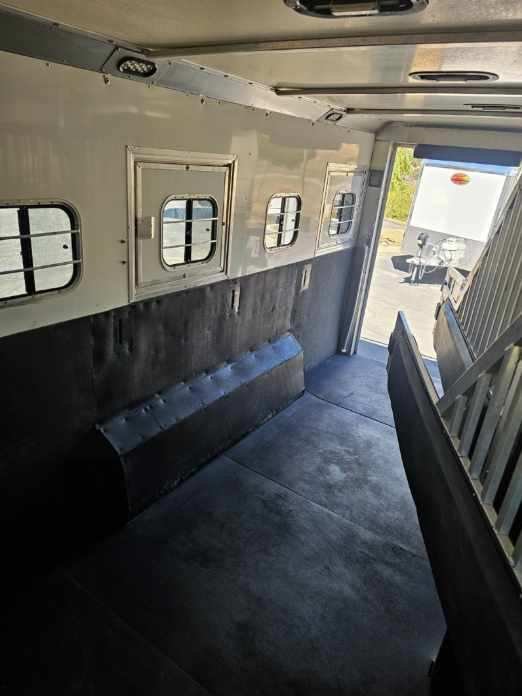 2009 Hart GN 4H Horse Trailer