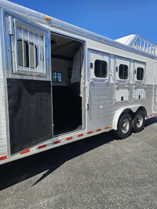 2009 Hart GN 4H Horse Trailer