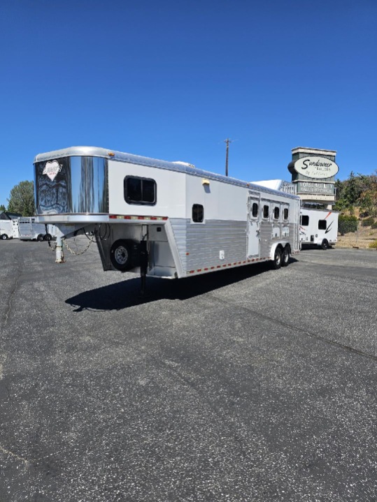 2009 Hart GN 4H Horse Trailer