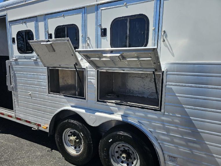 2009 Hart GN 4H Horse Trailer