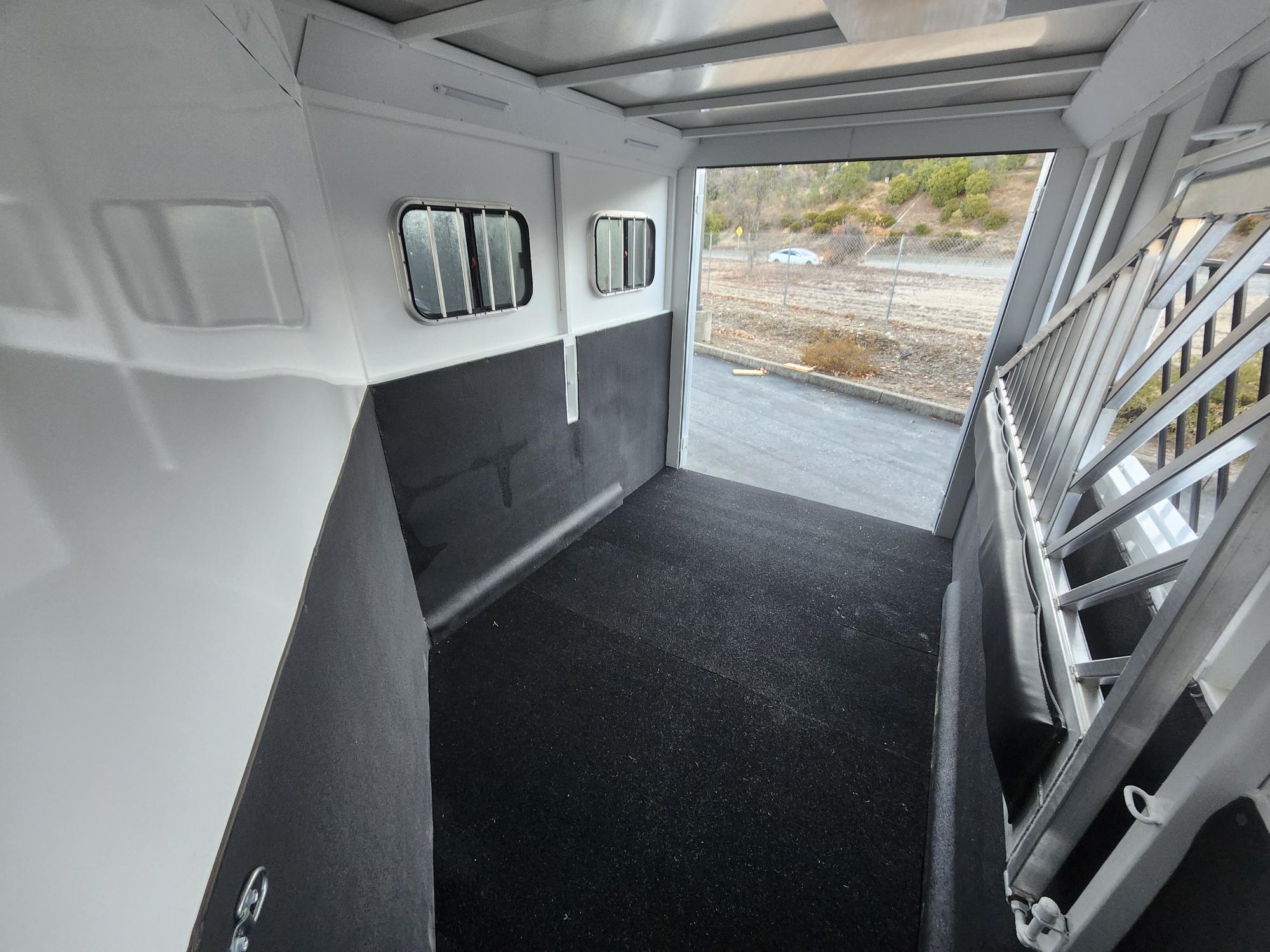 2022 Trails West BP 2H CLASSIC II WB Horse Trailer