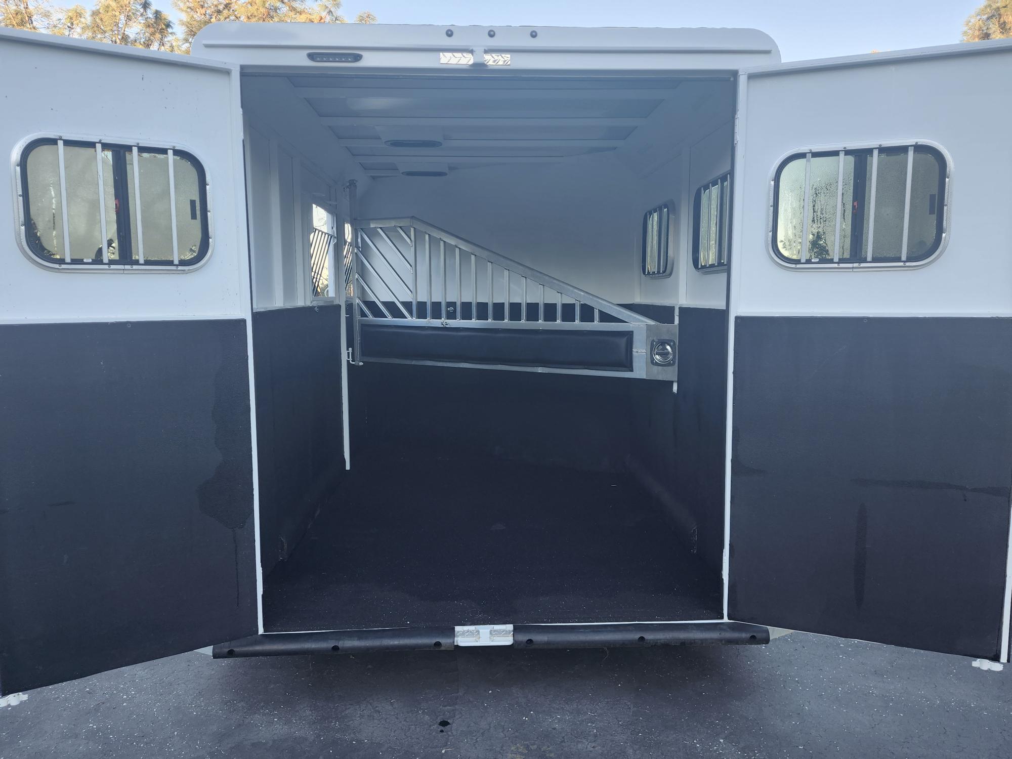 2022 Trails West BP 2H CLASSIC II WB Horse Trailer